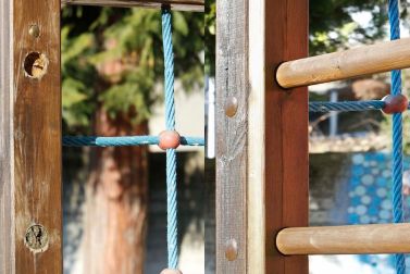 Manutenzione di palestrina per parco giochi